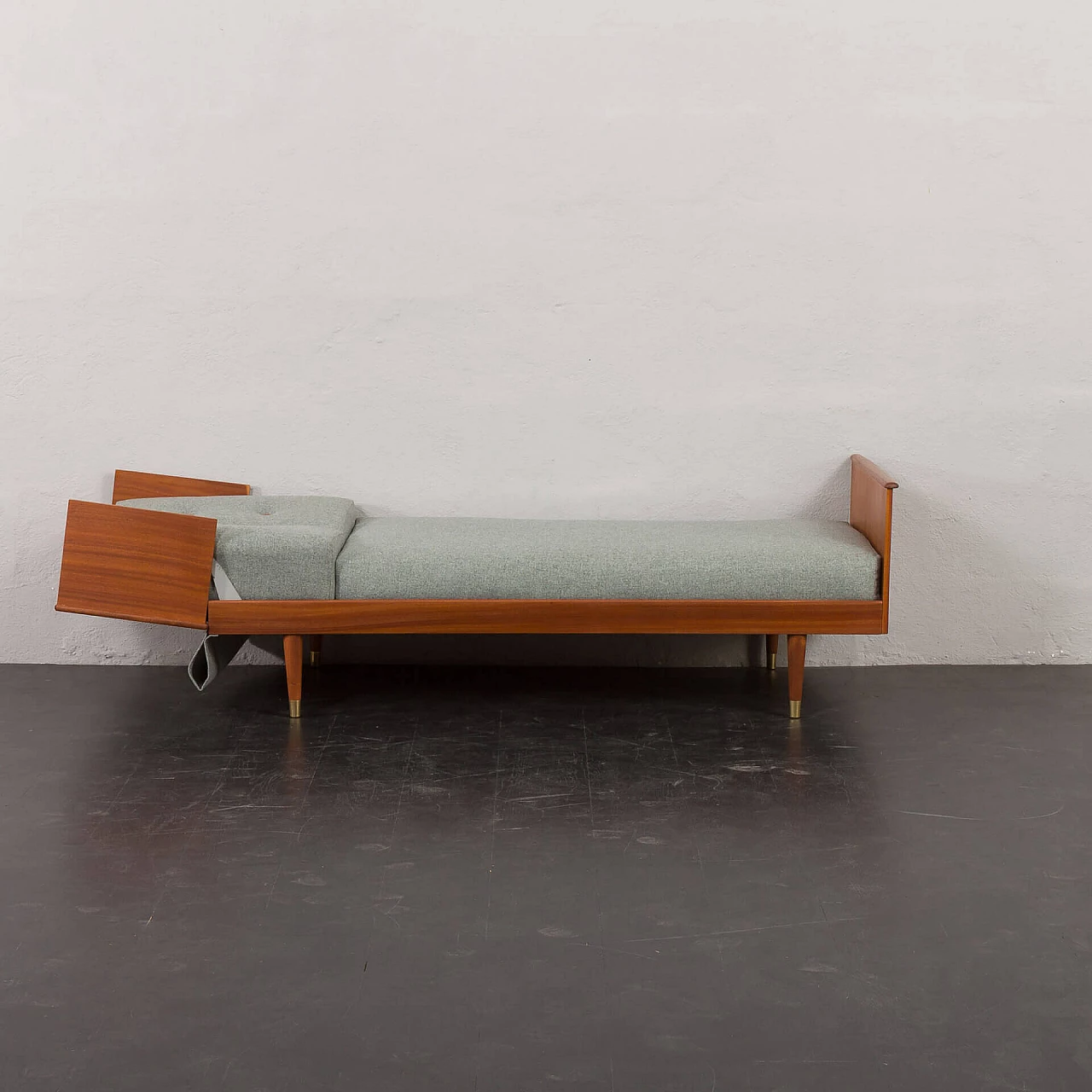 Daybed scandinavo in mogano attribuito a Ingmar Relling, anni '60 12