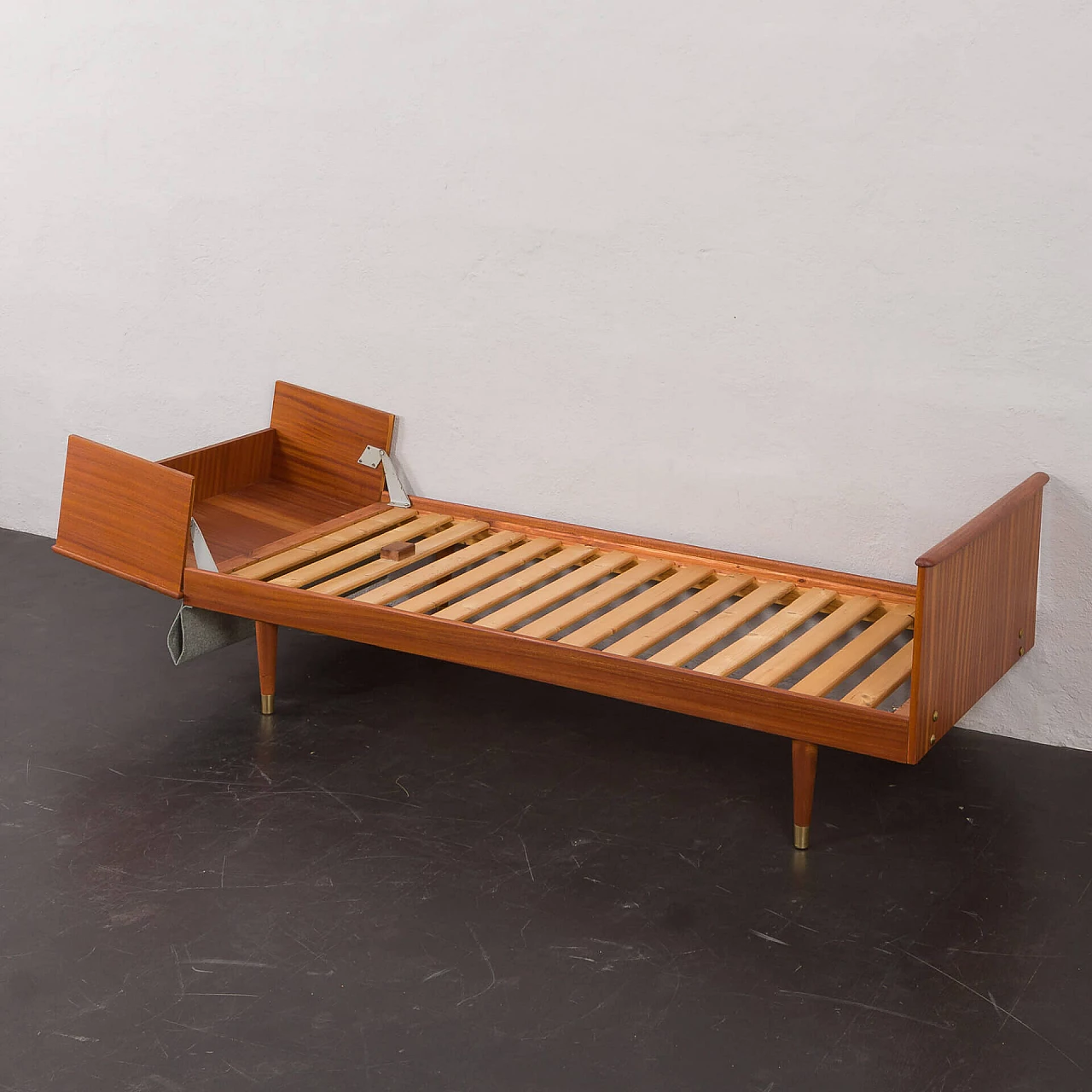 Daybed scandinavo in mogano attribuito a Ingmar Relling, anni '60 13