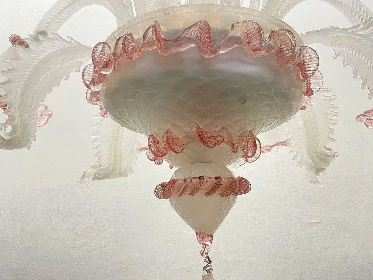 Lampadario in vetro di Murano bianco e rosa, anni '60 7