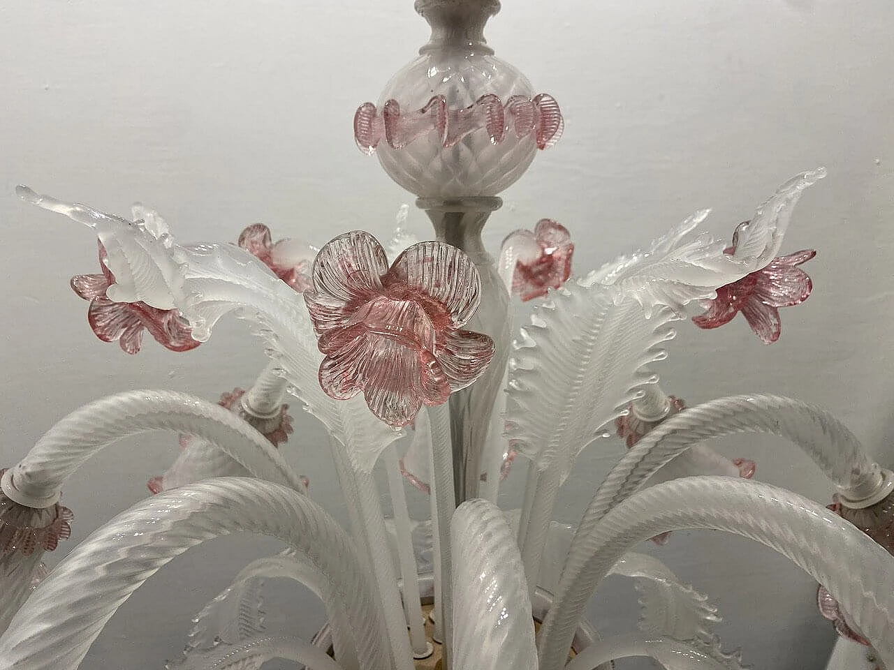 Lampadario in vetro di Murano bianco e rosa, anni '60 8