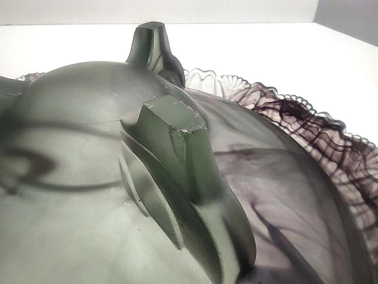 Topaz-Violet Cloud glass bowl by Walther, 1930s 5