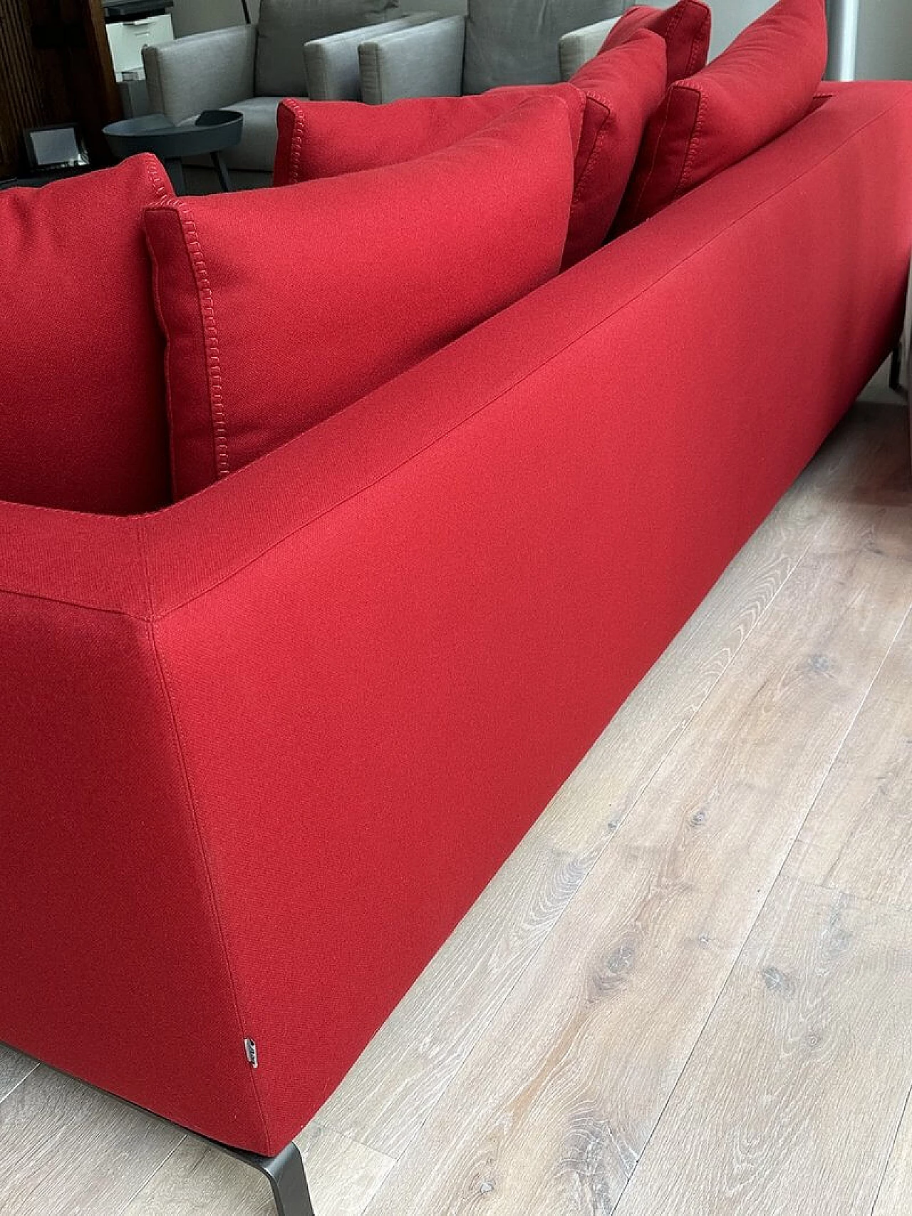 RAY 235 three-seater sofa in red Maxalto wool by Antonio Citterio for B&B Italia 7