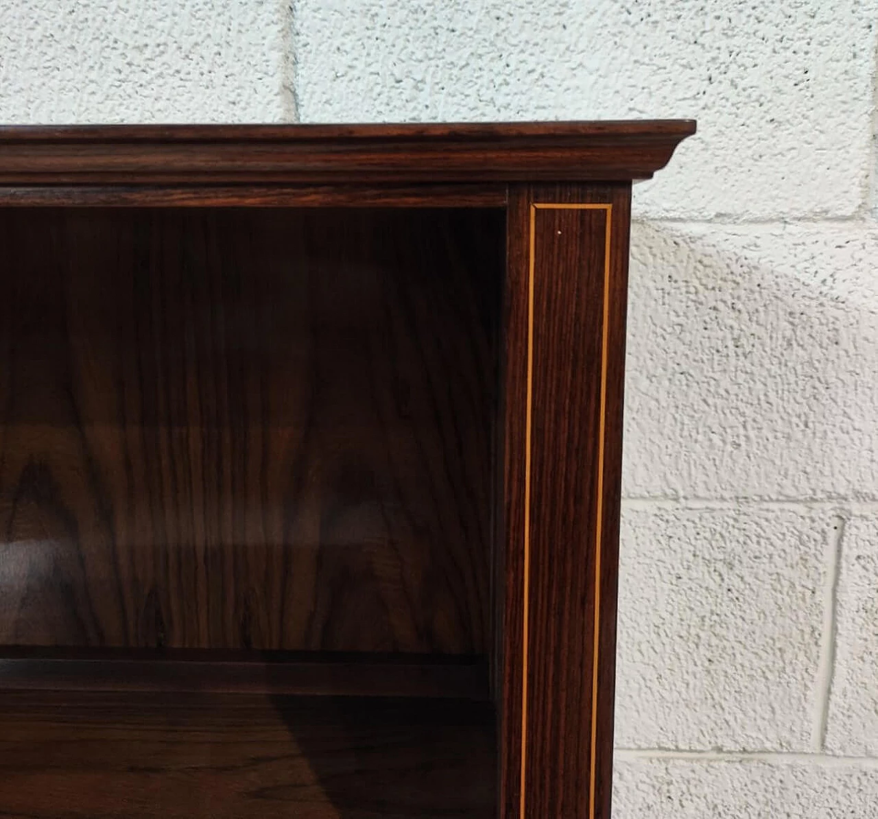 Libreria da giorno con elementi in ottone e intarsi in legno chiaro, anni '50 4