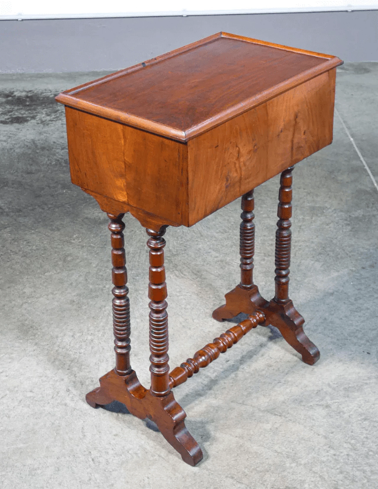 Wooden work table with three drawers, 19th century 8