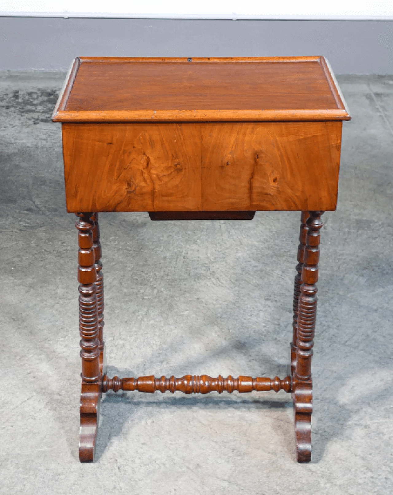 Wooden work table with three drawers, 19th century 9