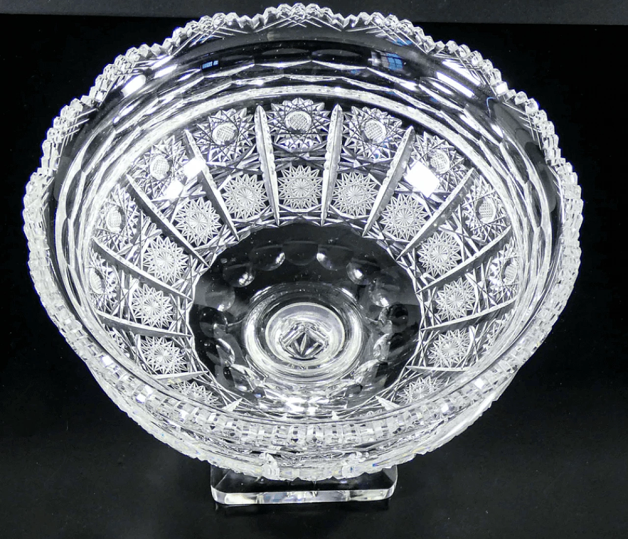 Bohemian crystal cup, mid-19th century 7