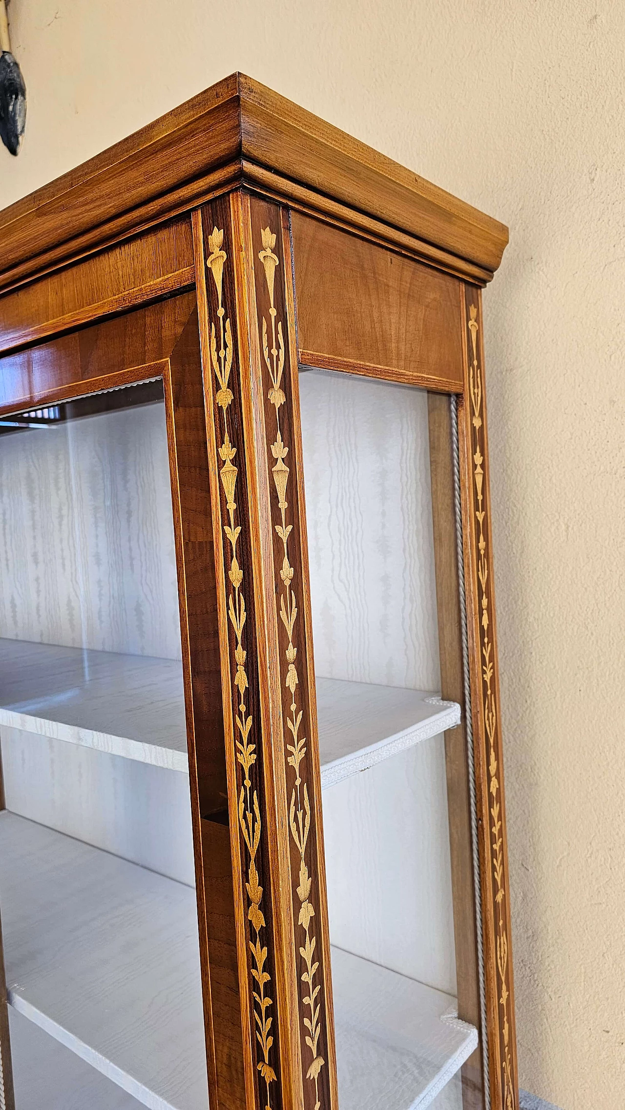 Lombard display case in walnut with boxwood inlay, early 20th century 2