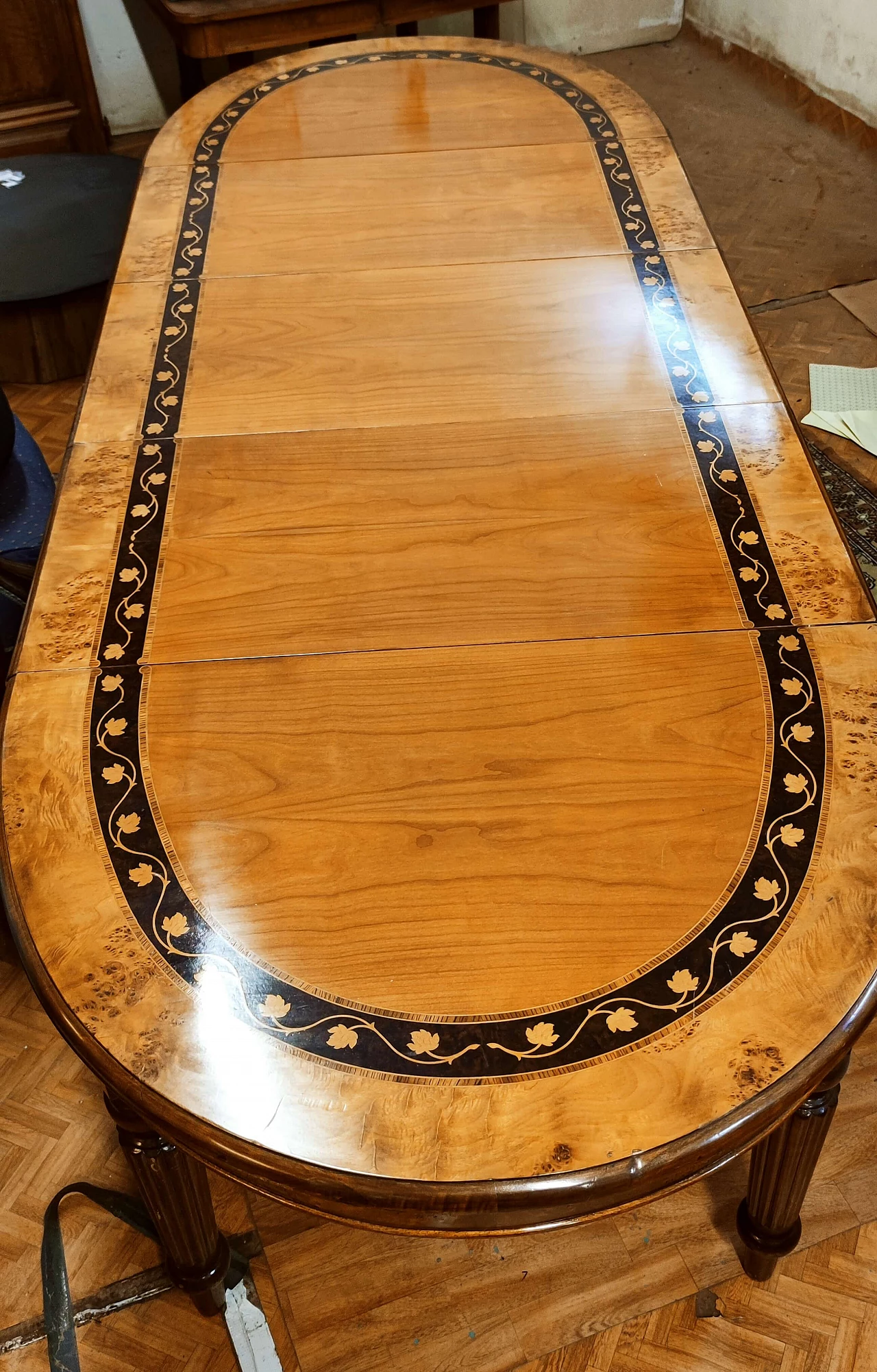 Extending cherry table with ebony and walnut inlay, early 20th century 3