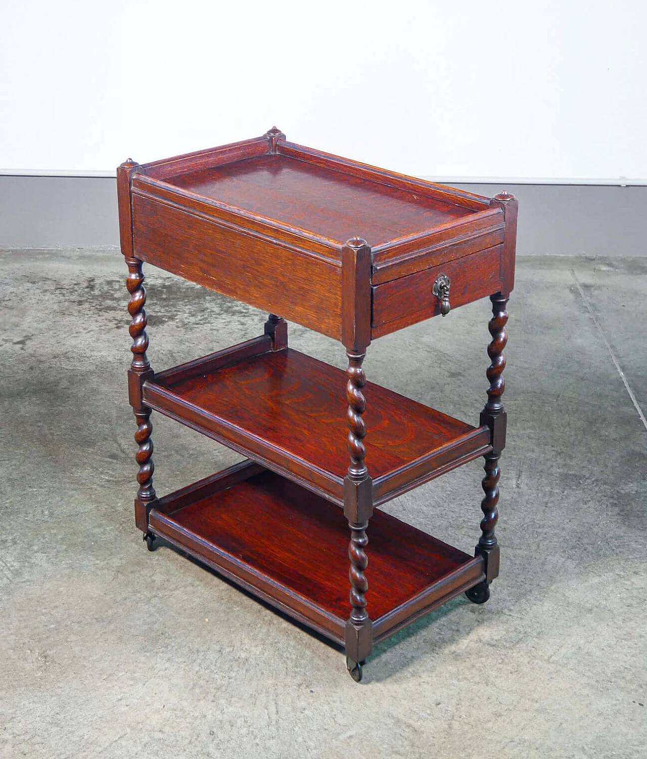 Three-shelf oak etagere with drawer and wheels, 19th century 2