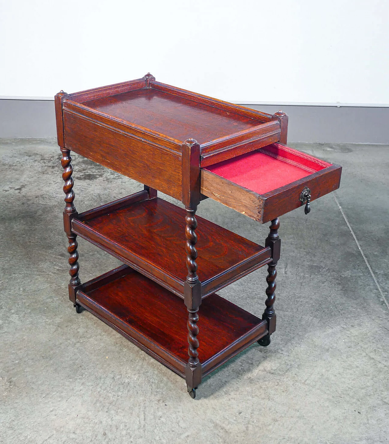 Three-shelf oak etagere with drawer and wheels, 19th century 3
