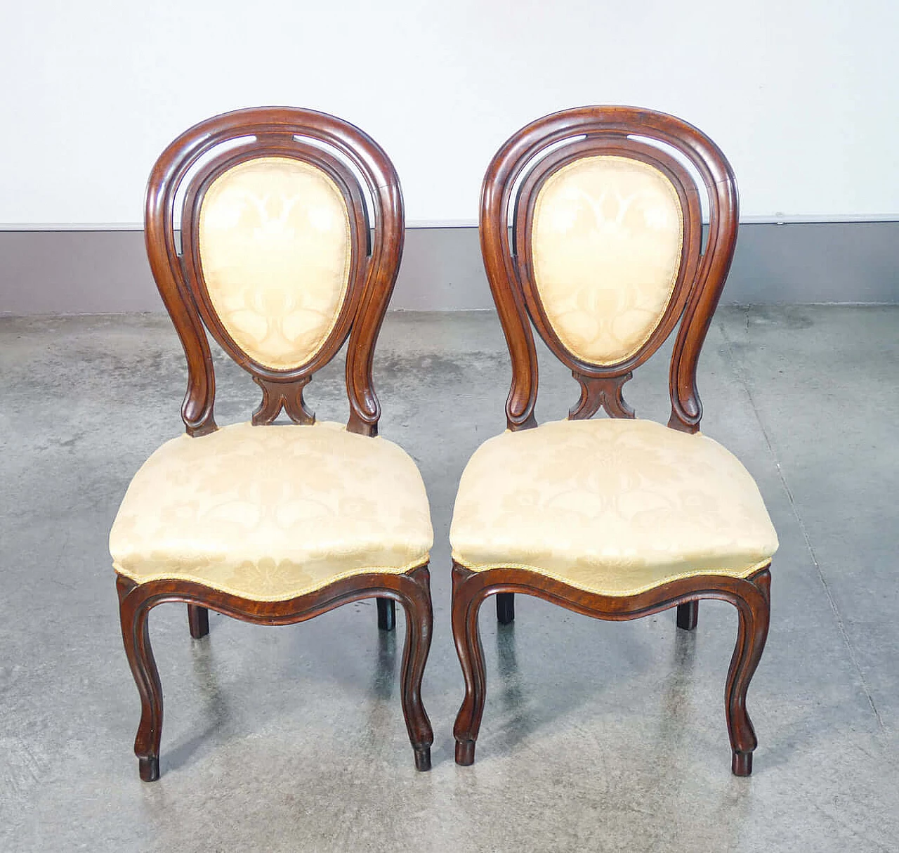 Coppia di sedie Luigi Filippo in legno massello di noce, '800 3