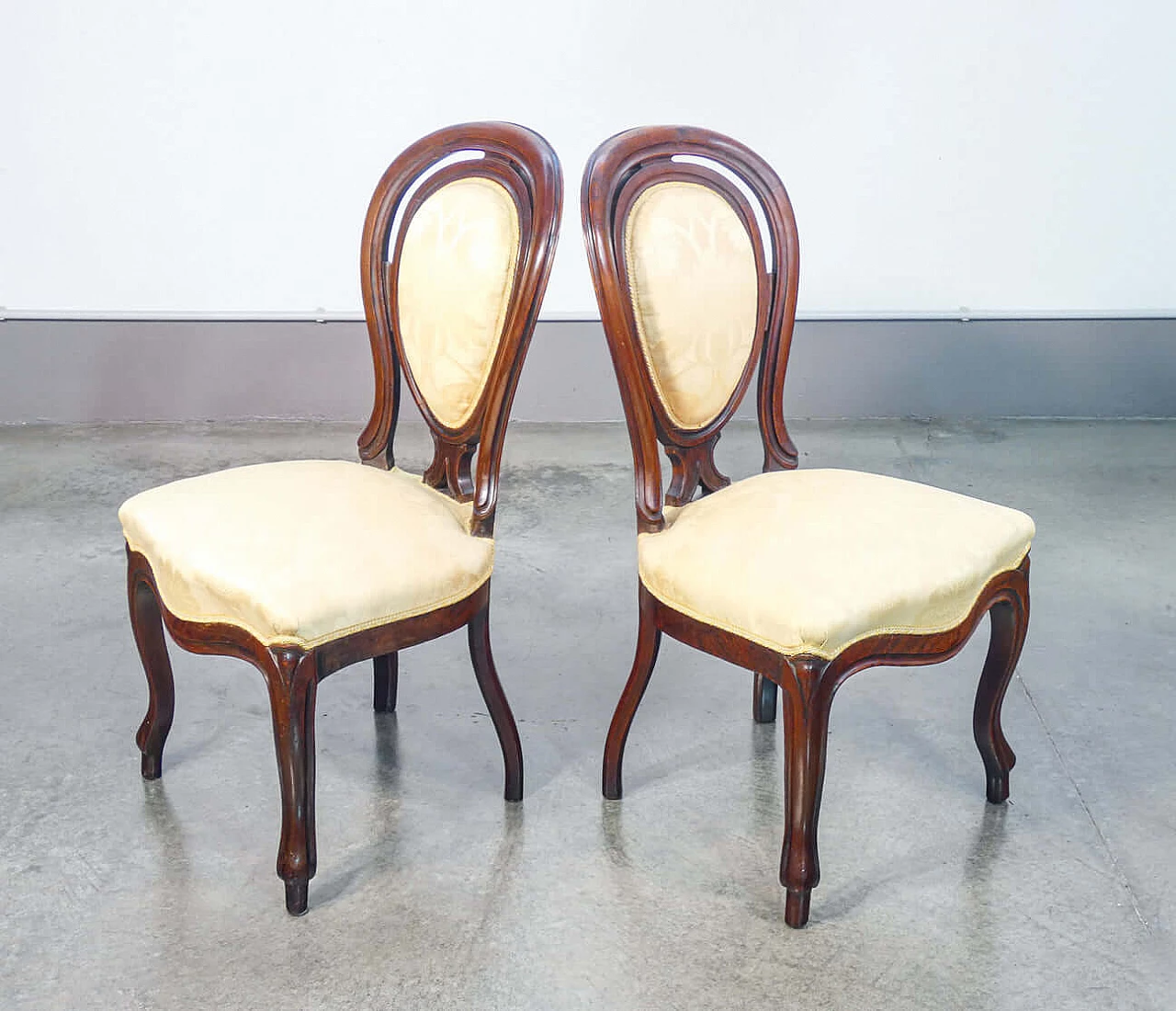 Coppia di sedie Luigi Filippo in legno massello di noce, '800 4