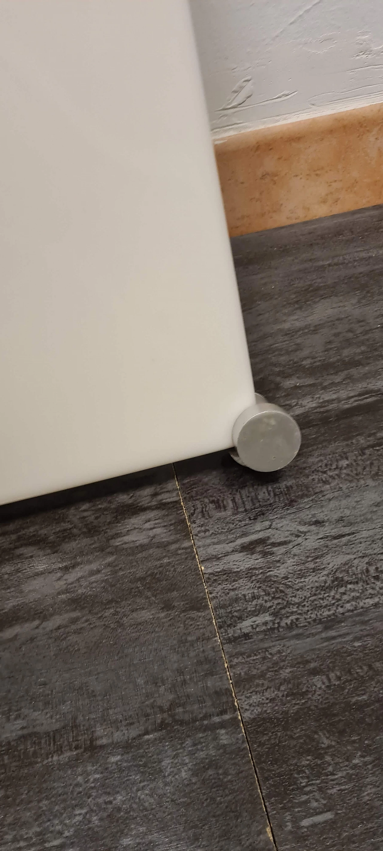 Bolla wall lamp in white acrylic by Elio Martinelli for Martinelli Luce, 1960s 4