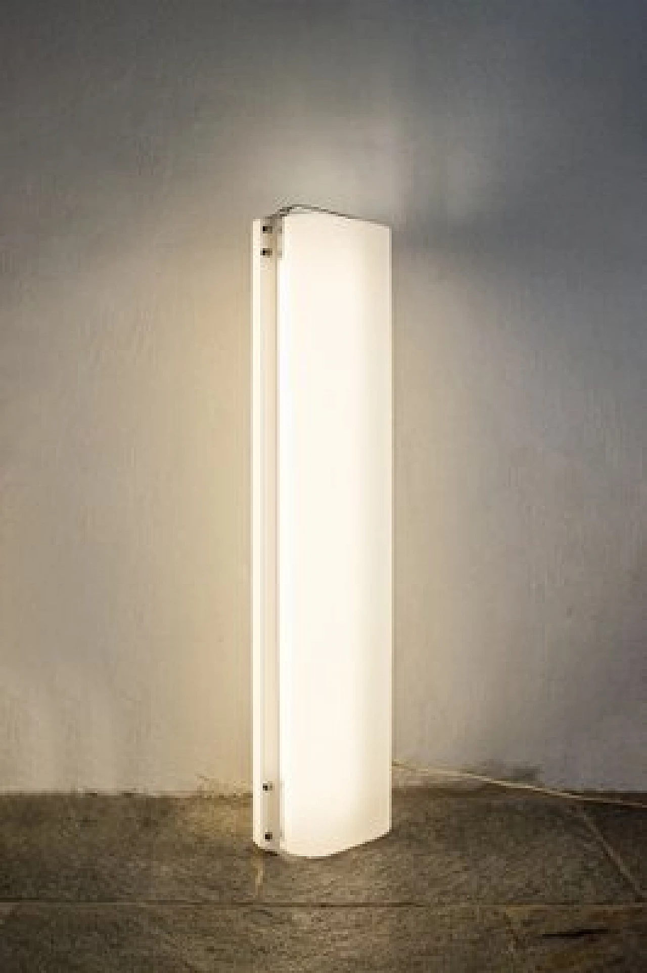 Acrylic glass Polsino floor lamp by Gio Ponti for Guzzini, 1960s 2