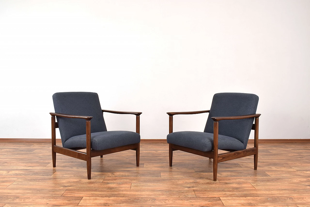 Pair of GFM-142 armchairs by Edmund Homa for Gościcińska Fabryka Mebli, 1960s 1