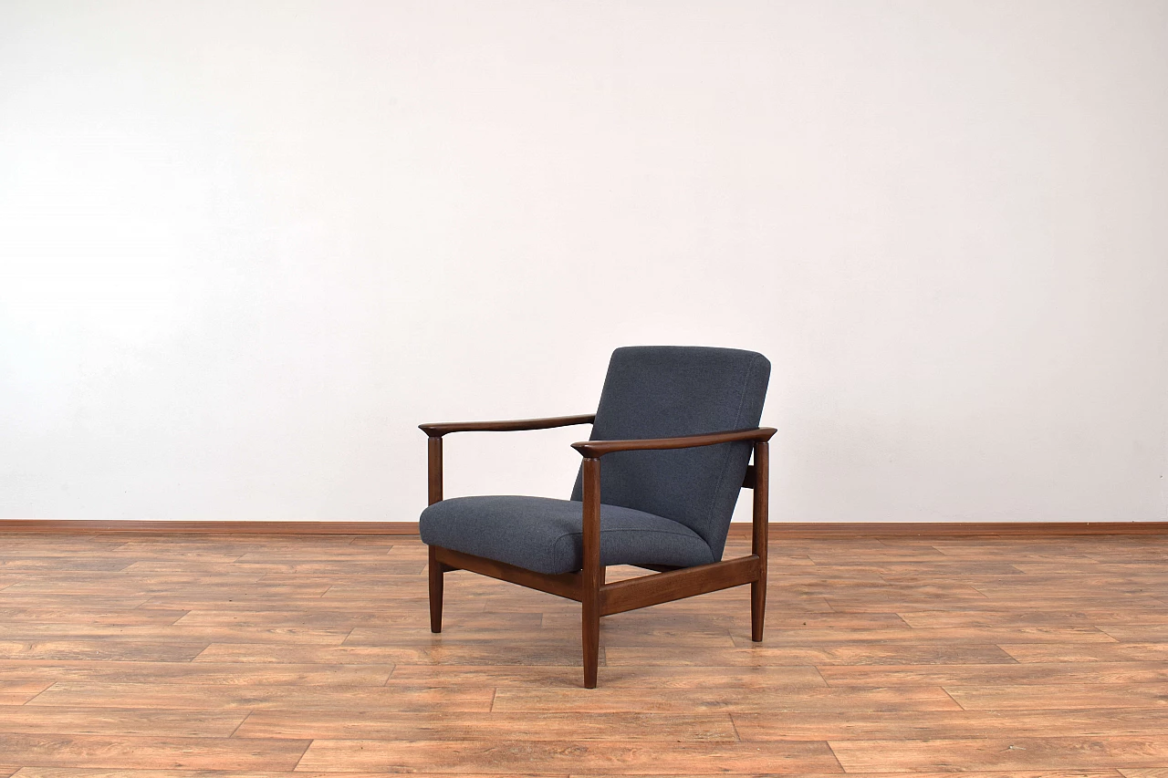 Pair of GFM-142 armchairs by Edmund Homa for Gościcińska Fabryka Mebli, 1960s 6