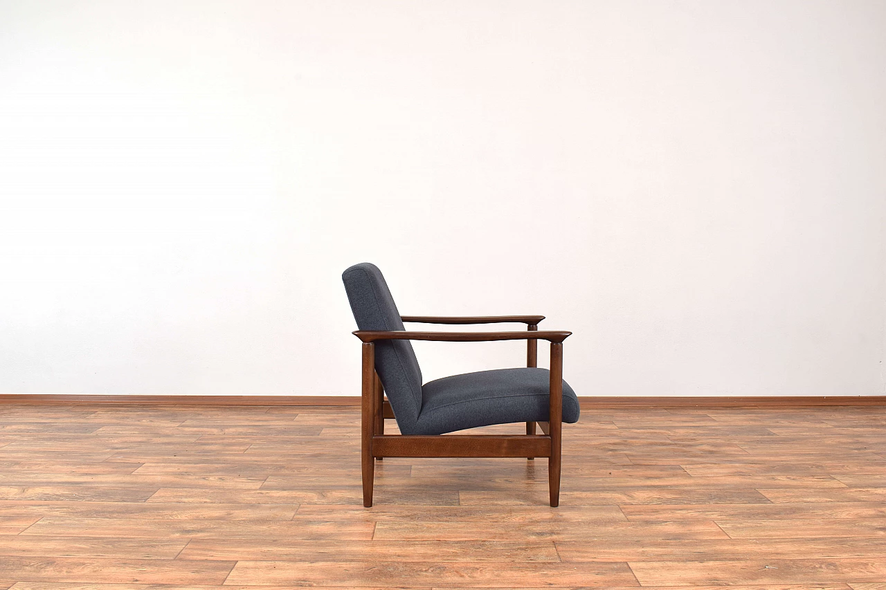 Pair of GFM-142 armchairs by Edmund Homa for Gościcińska Fabryka Mebli, 1960s 7