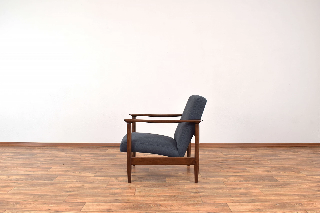 Pair of GFM-142 armchairs by Edmund Homa for Gościcińska Fabryka Mebli, 1960s 8