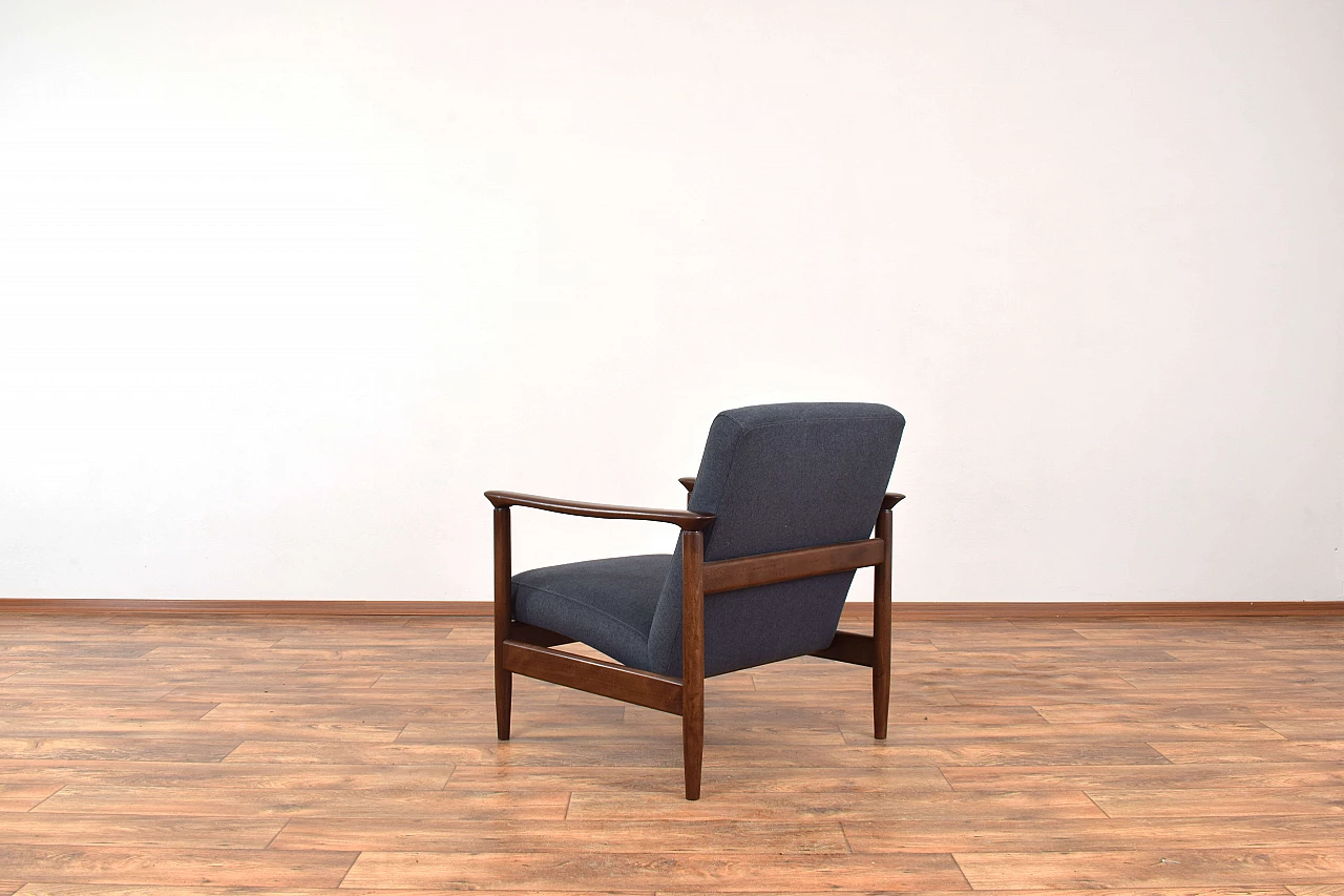 Pair of GFM-142 armchairs by Edmund Homa for Gościcińska Fabryka Mebli, 1960s 10