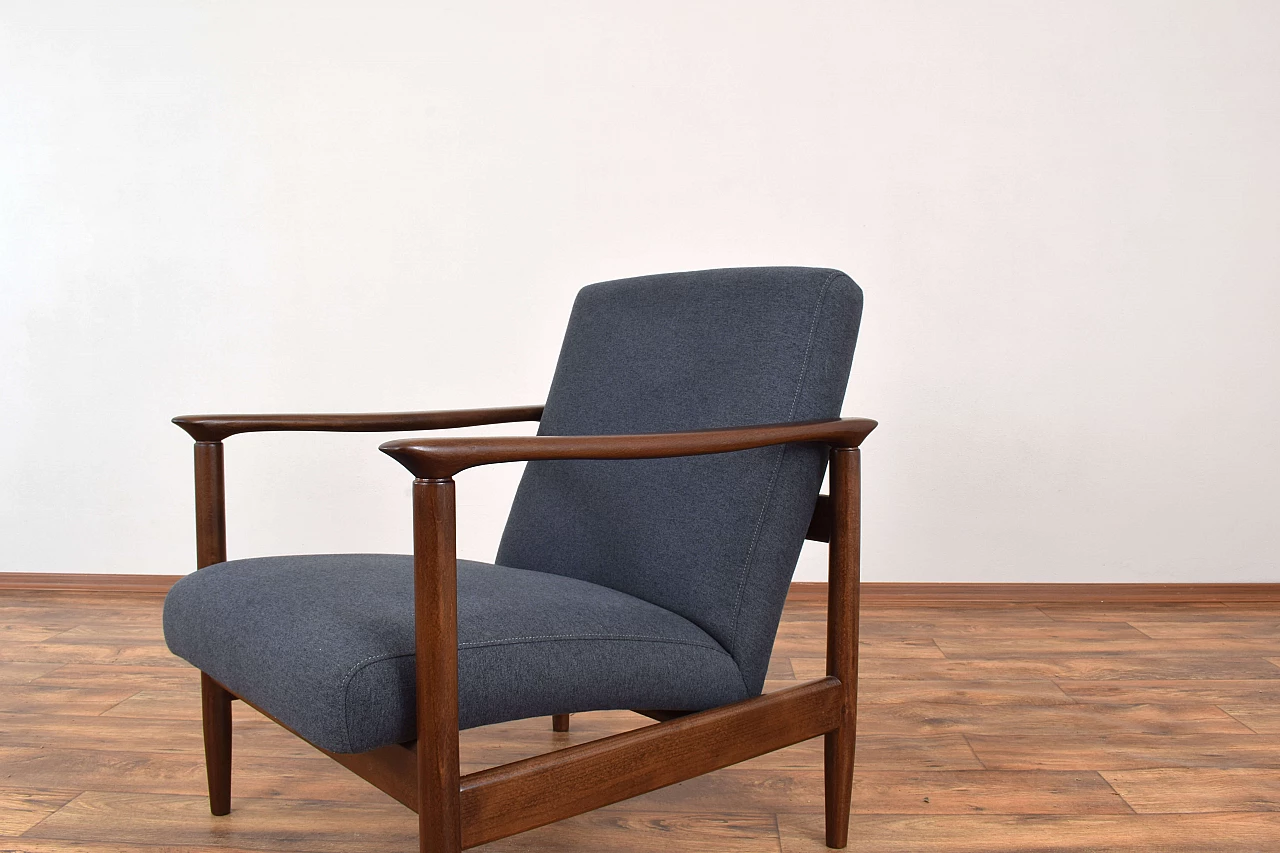 Pair of GFM-142 armchairs by Edmund Homa for Gościcińska Fabryka Mebli, 1960s 12