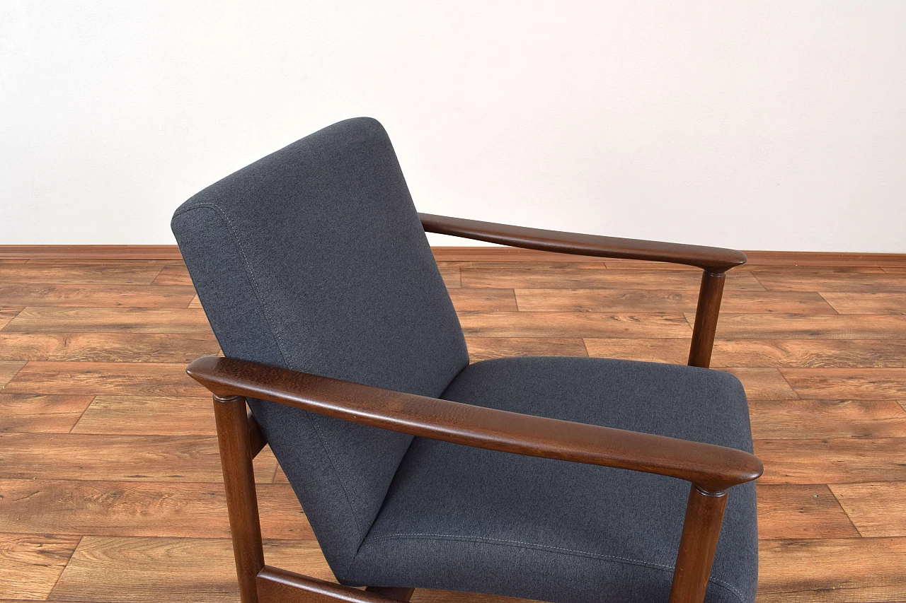 Pair of GFM-142 armchairs by Edmund Homa for Gościcińska Fabryka Mebli, 1960s 14