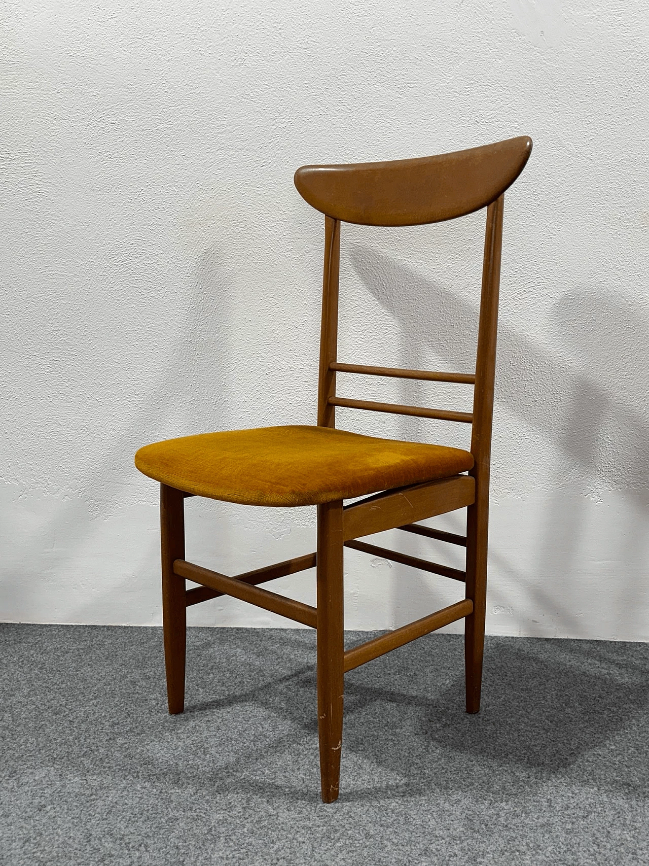 6 Chairs in wood and fabric, 1960s 1