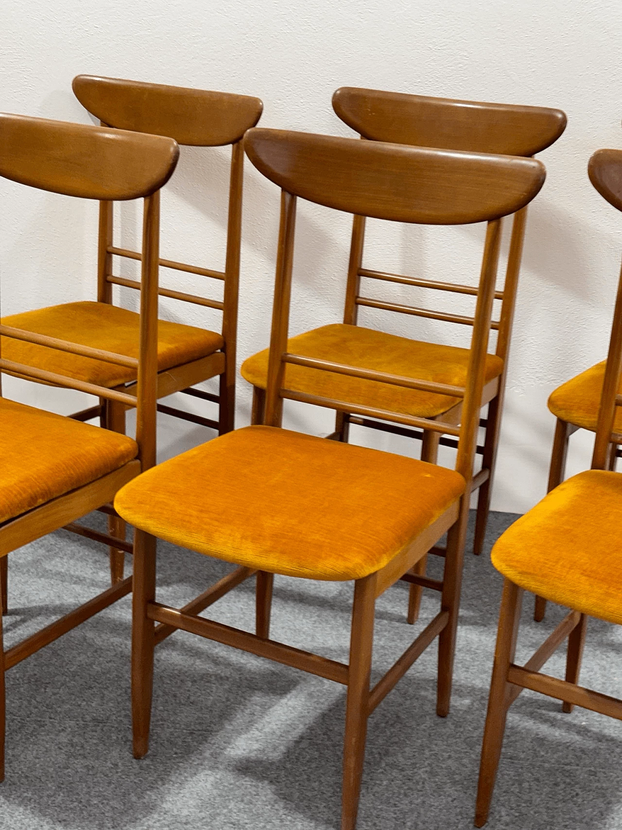 6 Chairs in wood and fabric, 1960s 5