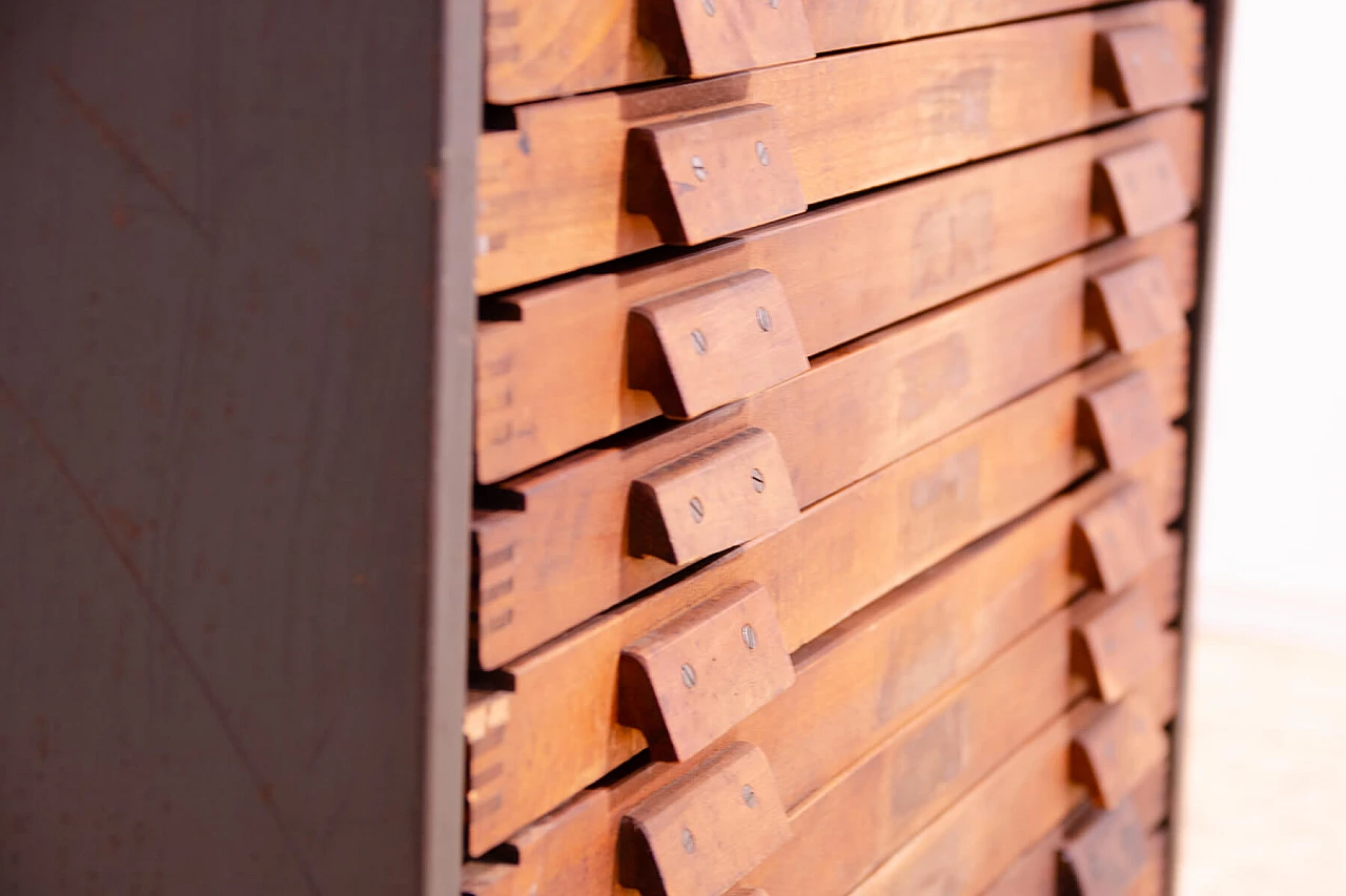 Cassettiera industriale cecoslovacca in legno e ferro, anni '70 7