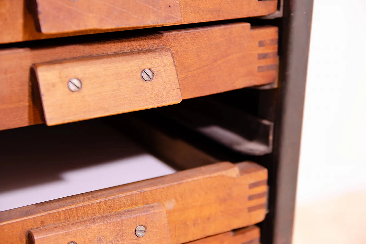 Cassettiera industriale cecoslovacca in legno e ferro, anni '70 18