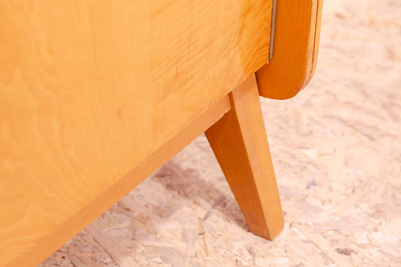 Armadio in faggio di František Jirák per Tatra Nábytok, anni '60 9