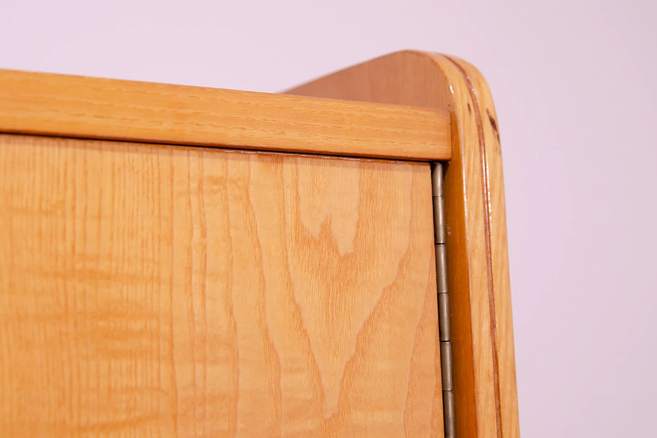 Armadio in faggio di František Jirák per Tatra Nábytok, anni '60 11
