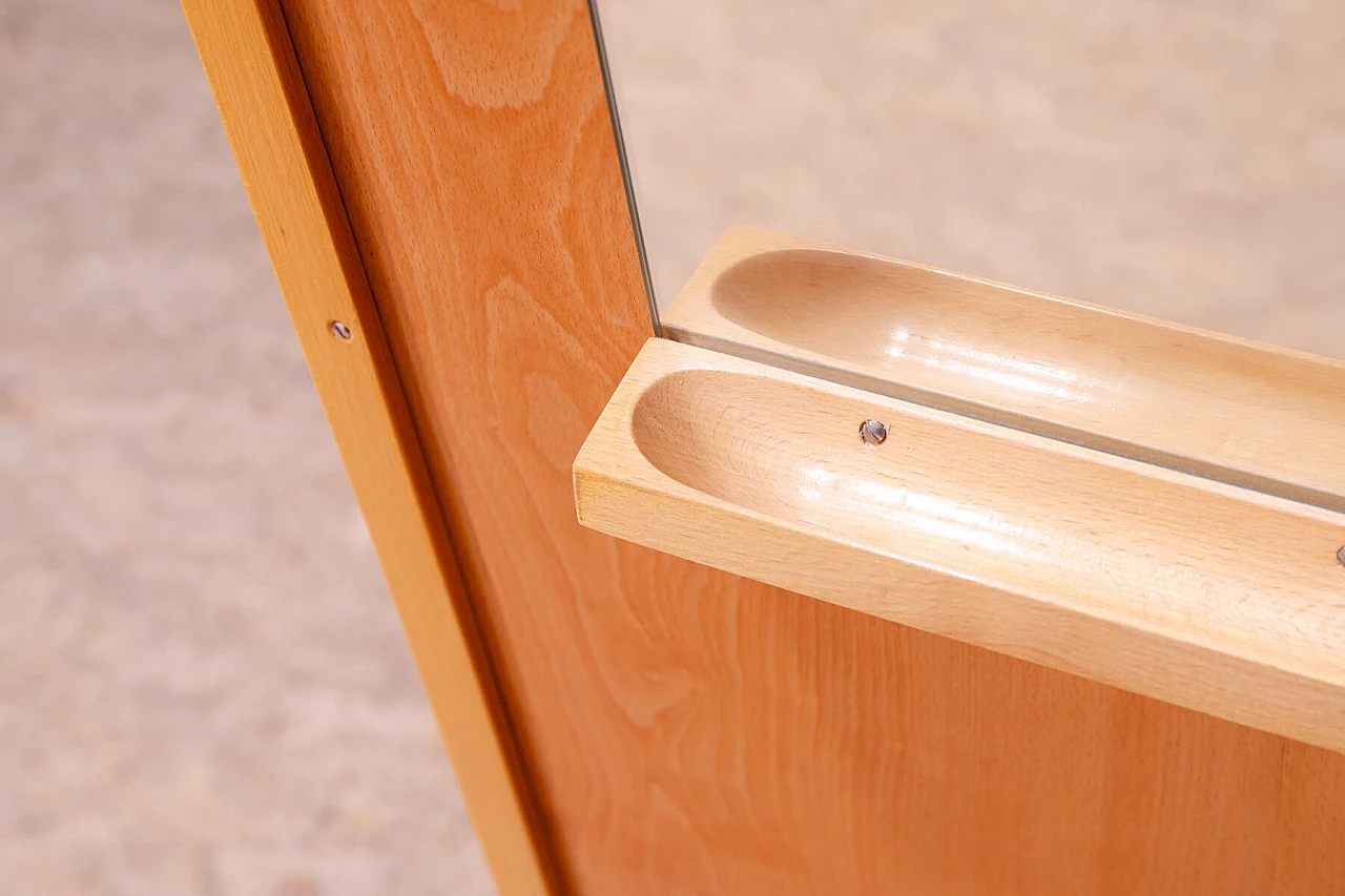 Armadio in faggio di František Jirák per Tatra Nábytok, anni '60 17