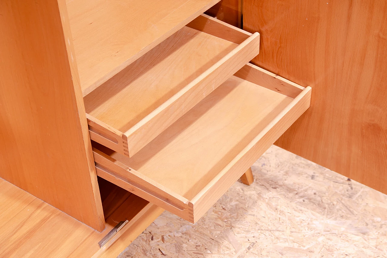 Armadio in faggio di František Jirák per Tatra Nábytok, anni '60 18