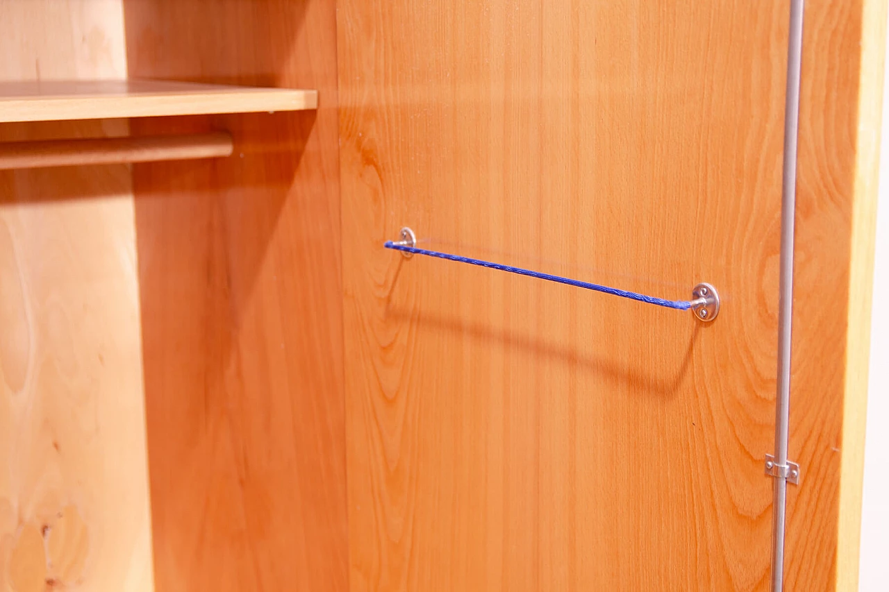 Armadio in faggio di František Jirák per Tatra Nábytok, anni '60 19