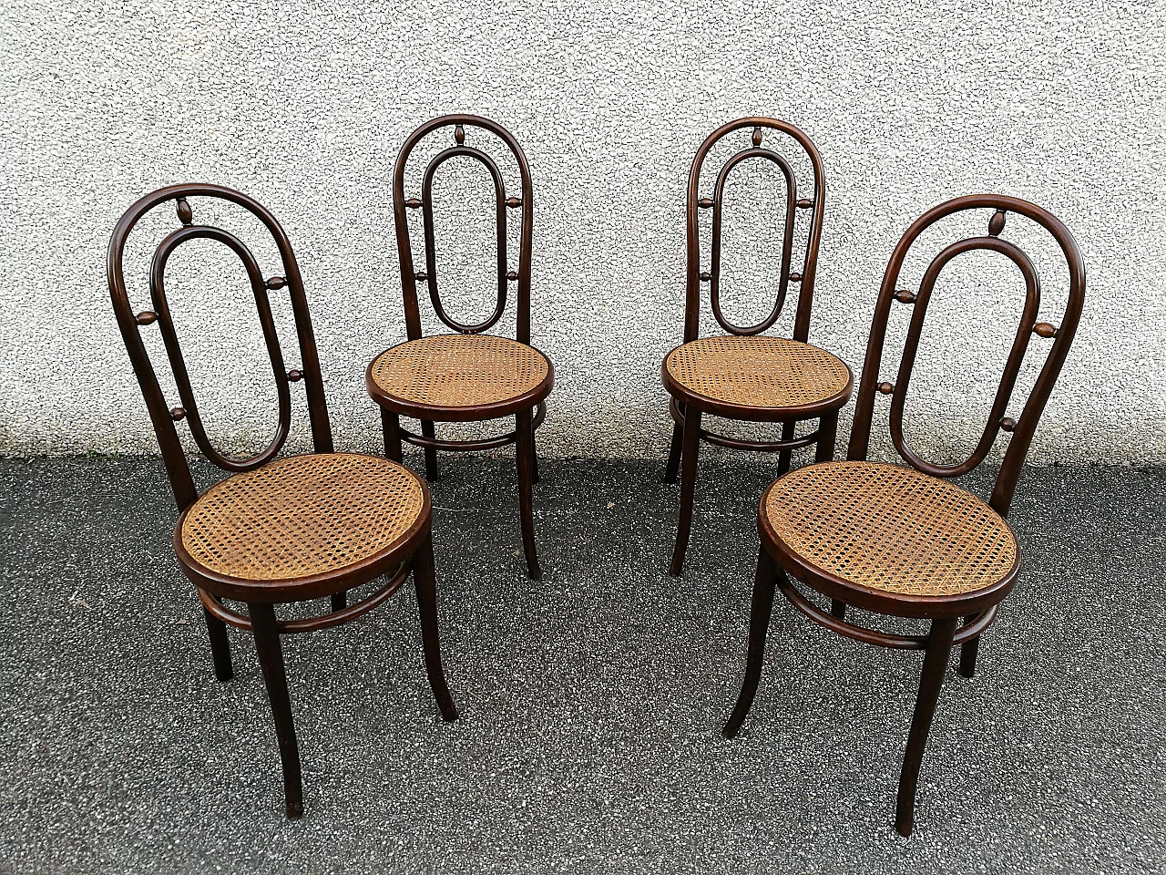 4 Chairs 33 in bent beech and Vienna straw by Thonet, late 19th century 1