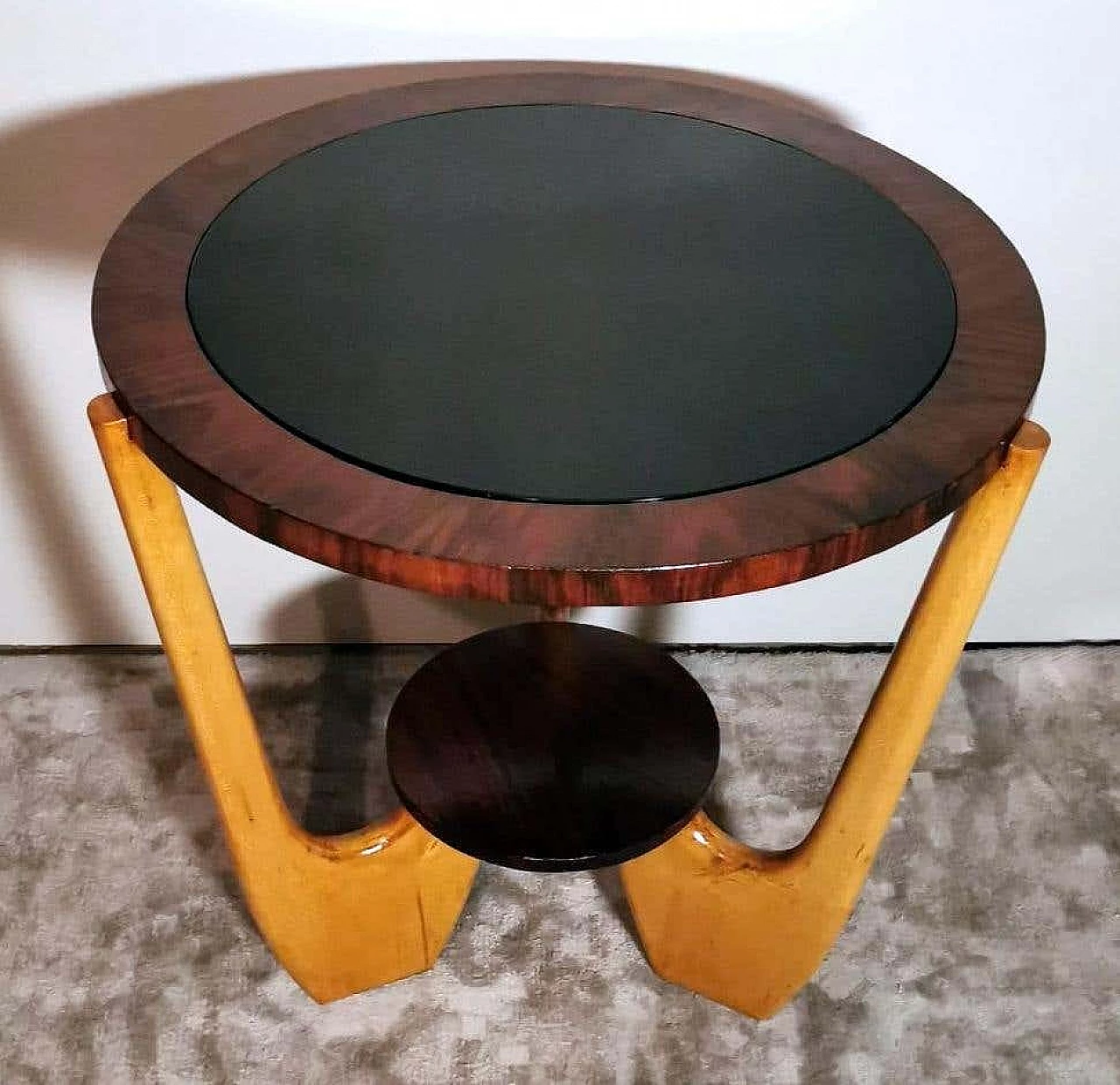 Tavolino rotondo in legno con piano in vetro scuro in stile Art Déco di Paolo Buffa, anni '50 1