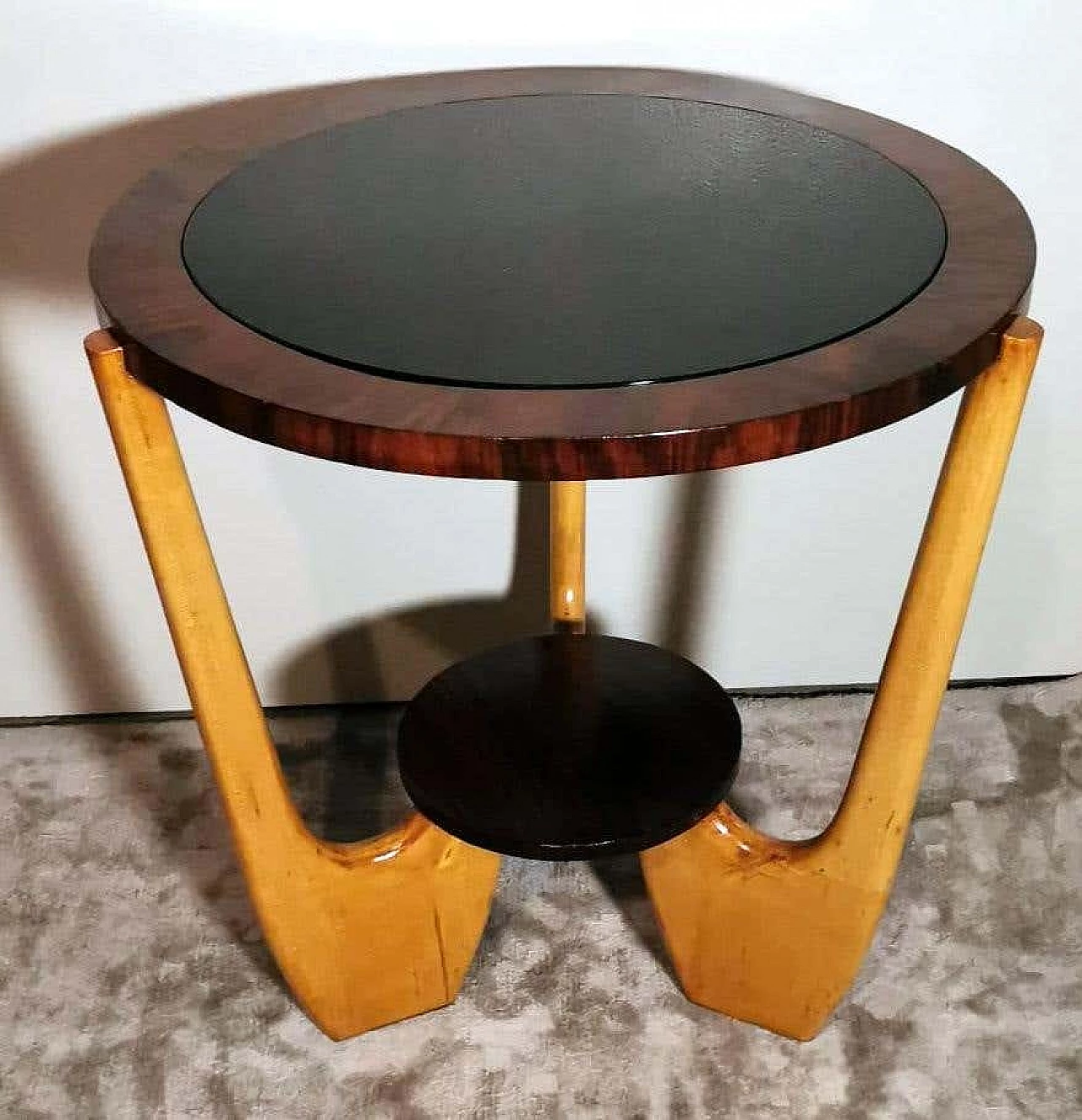 Tavolino rotondo in legno con piano in vetro scuro in stile Art Déco di Paolo Buffa, anni '50 2