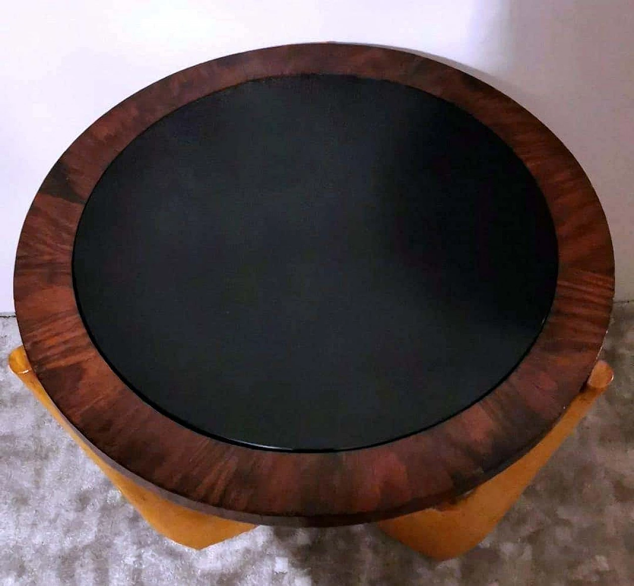 Tavolino rotondo in legno con piano in vetro scuro in stile Art Déco di Paolo Buffa, anni '50 4