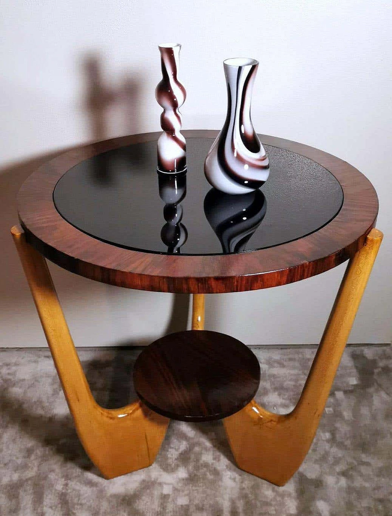 Tavolino rotondo in legno con piano in vetro scuro in stile Art Déco di Paolo Buffa, anni '50 12