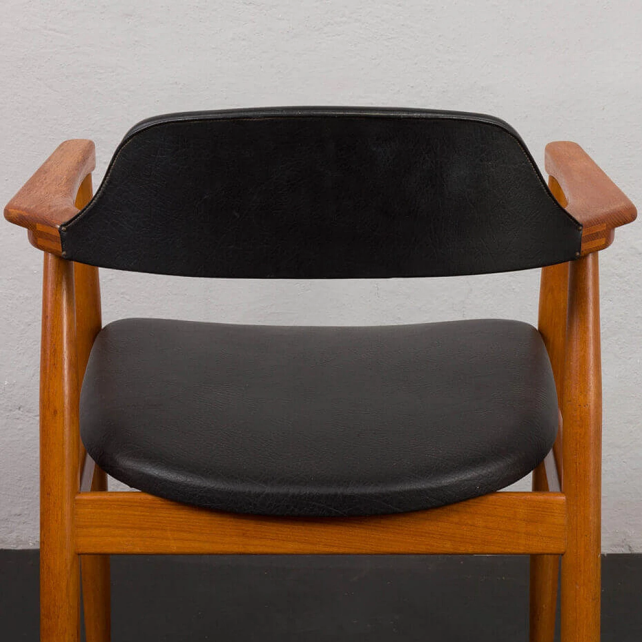 Solid teak chair with black vinyl fabric in the style of Erik Kirkegaard, 1950s 8