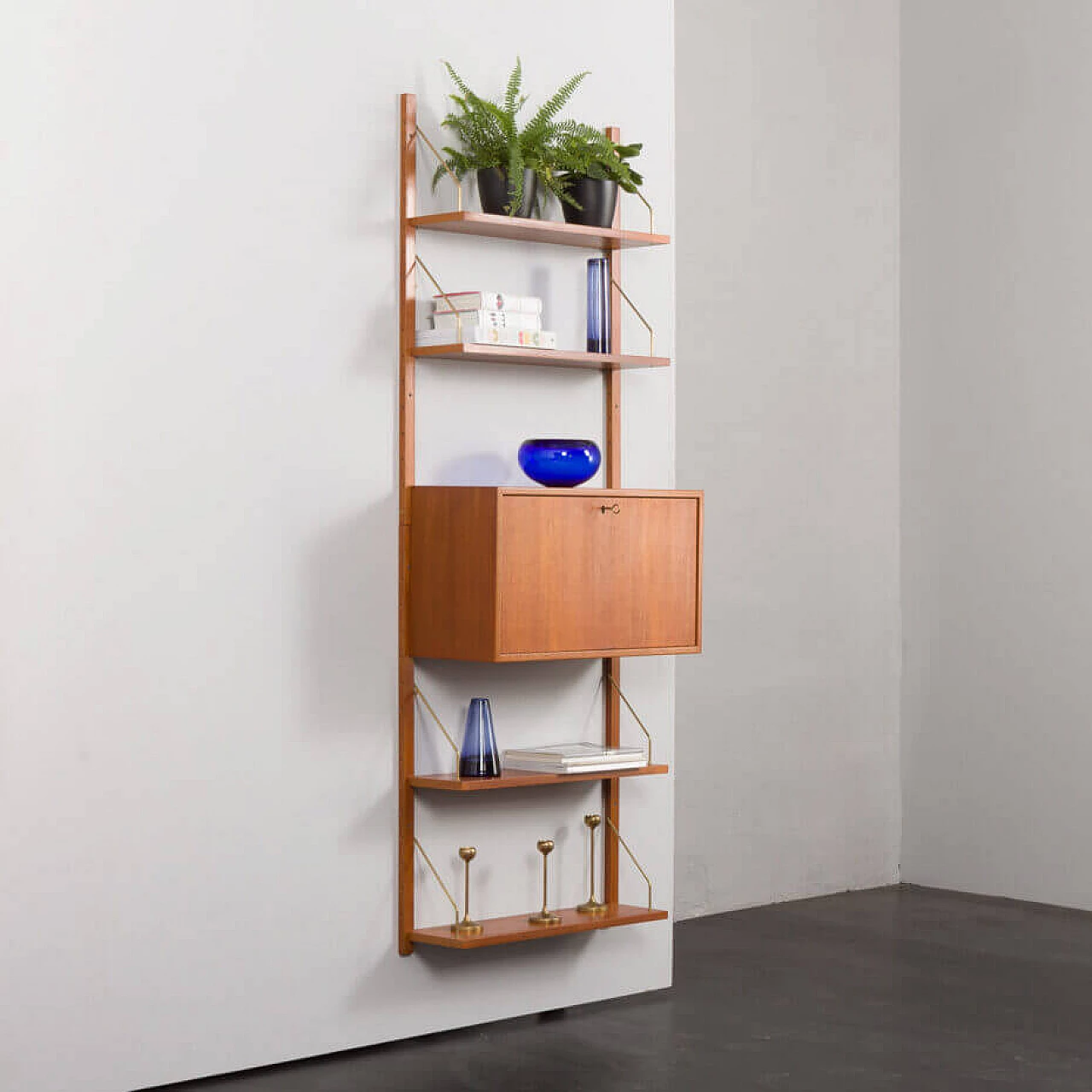 Libreria danese in teak con mobile bar nello stile di Poul Cadovius, anni '60 2