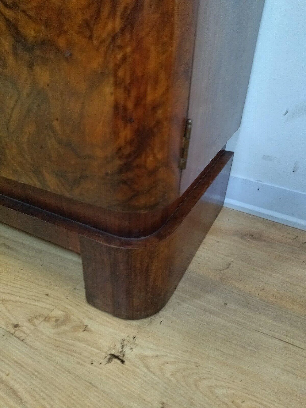 Toilette Art Decò in radica di noce con specchio, anni '40 10