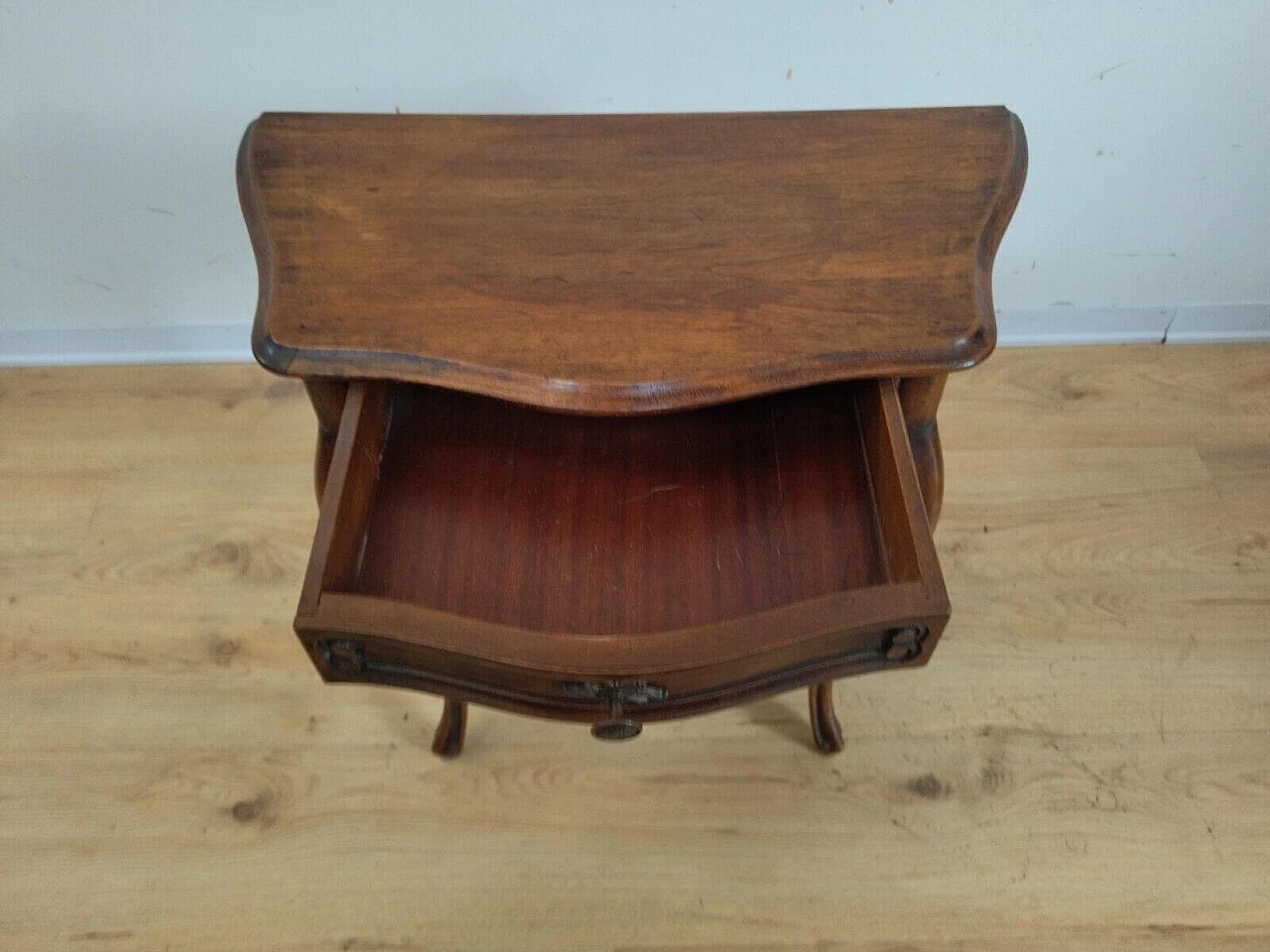 Walnut bedside table in Louis XV style, 1940s 4