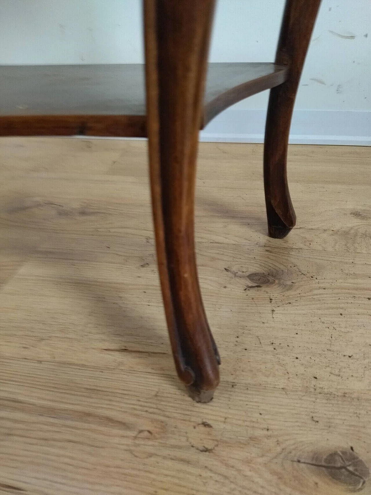 Walnut bedside table in Louis XV style, 1940s 5