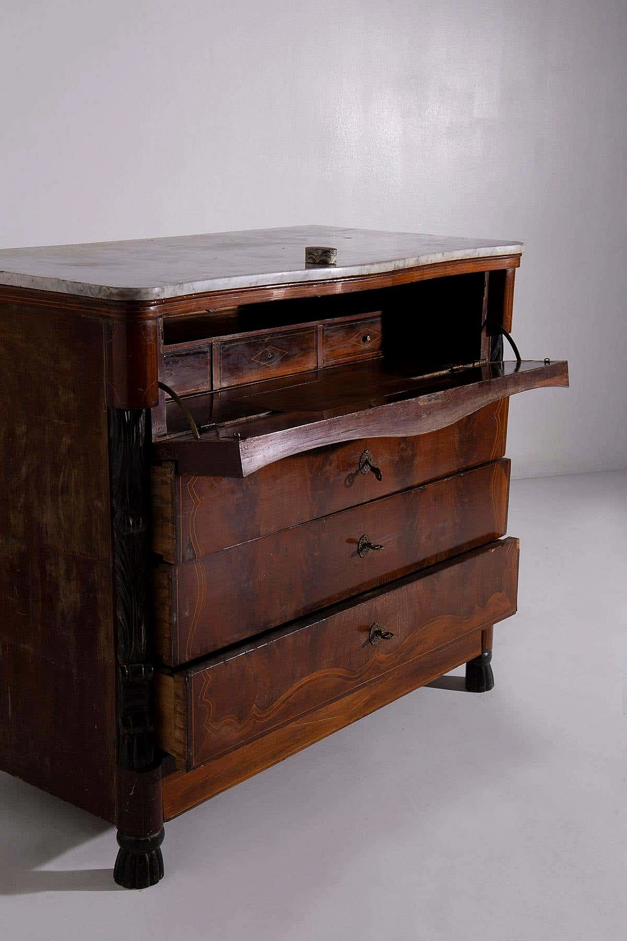 Walnut chest of drawers with marble top, late 18th century 11