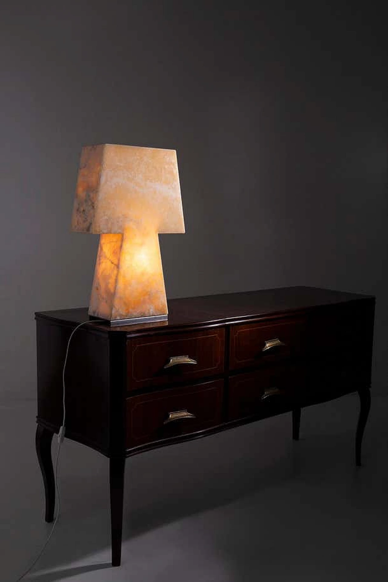 Alabaster table lamp 8