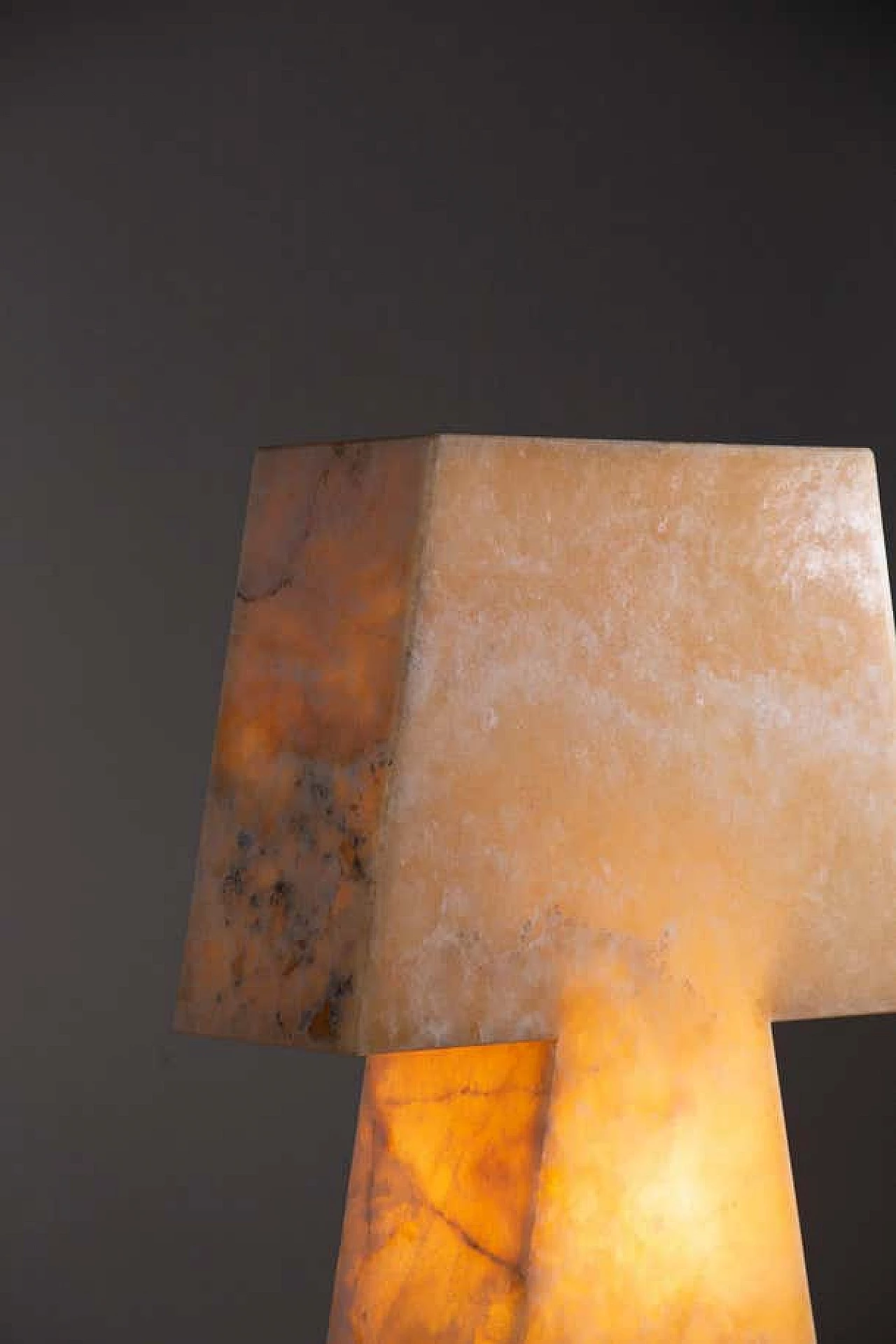 Alabaster table lamp 9