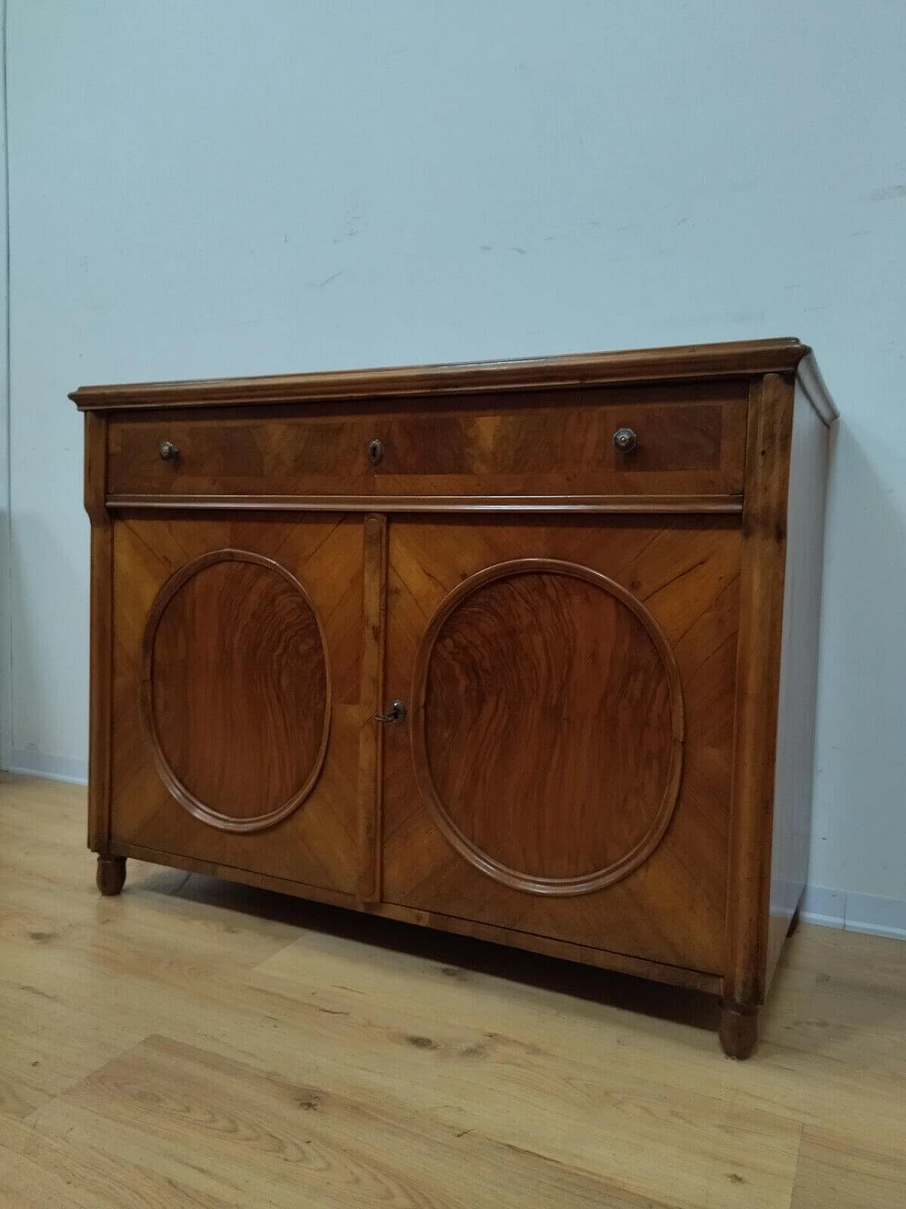 Walnut panelled sideboard with circular panelling, mid-19th century 3