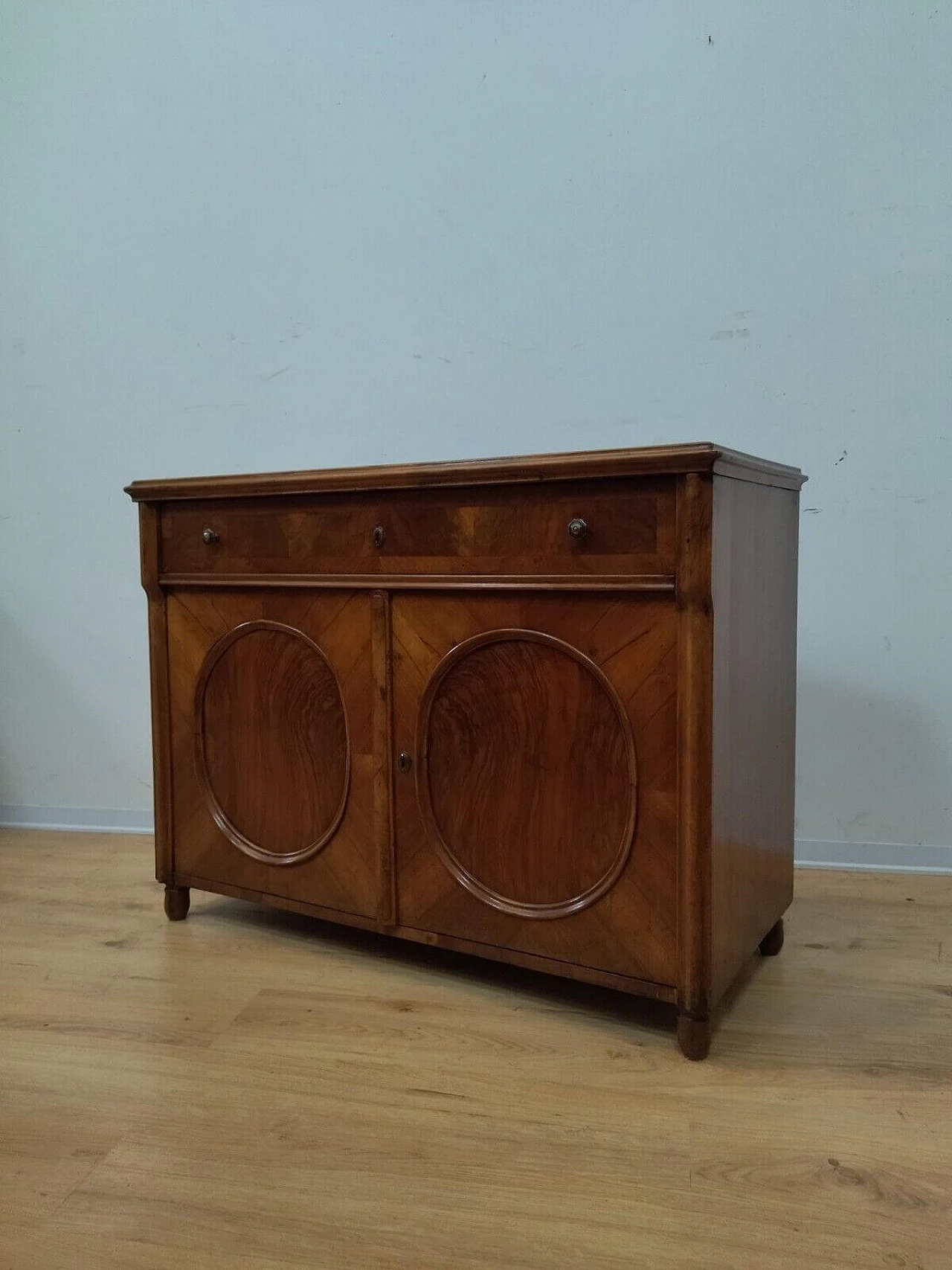 Walnut panelled sideboard with circular panelling, mid-19th century 15