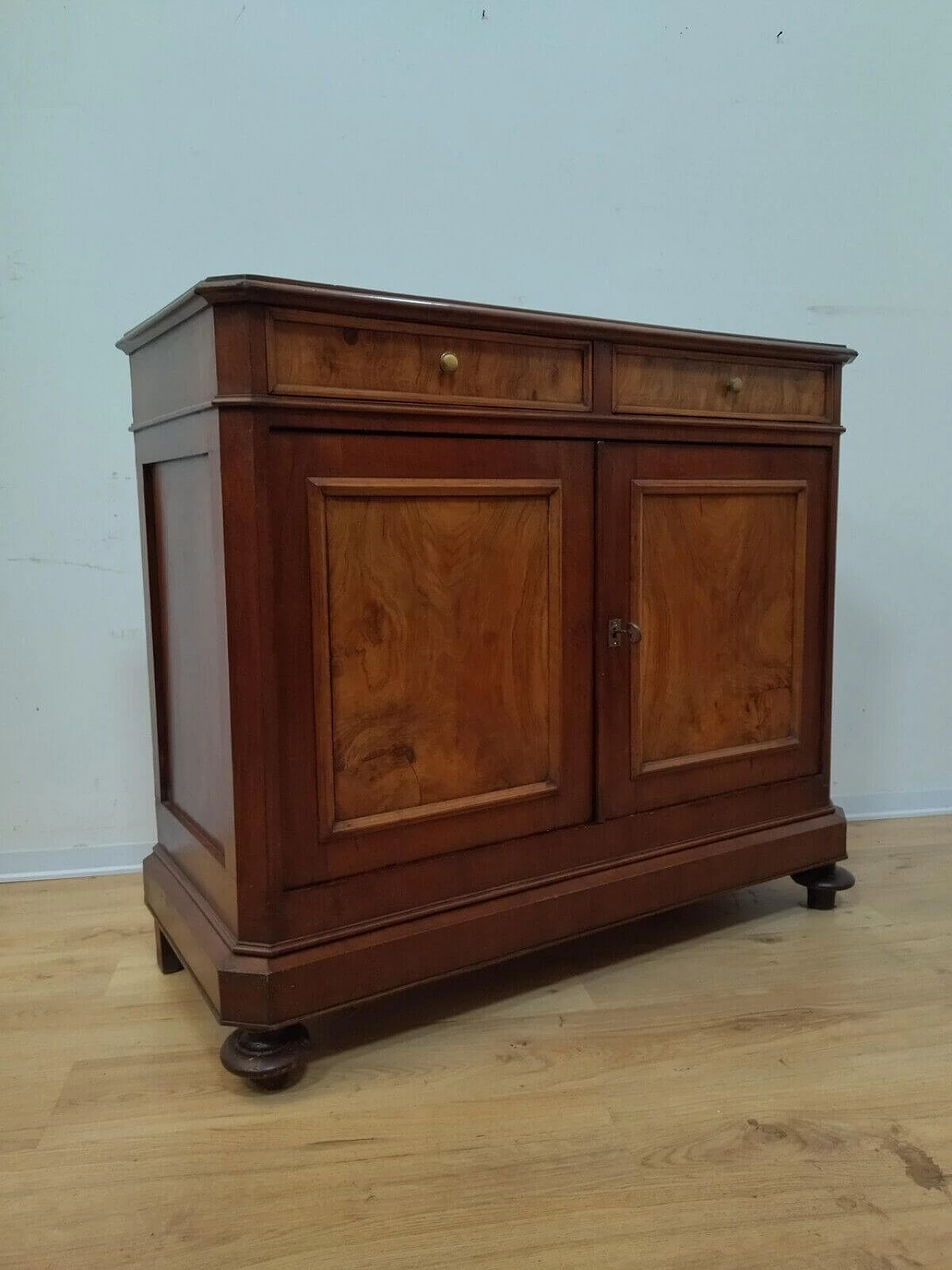 Credenza Umbertina impiallacciata in noce e radica, fine '800 12